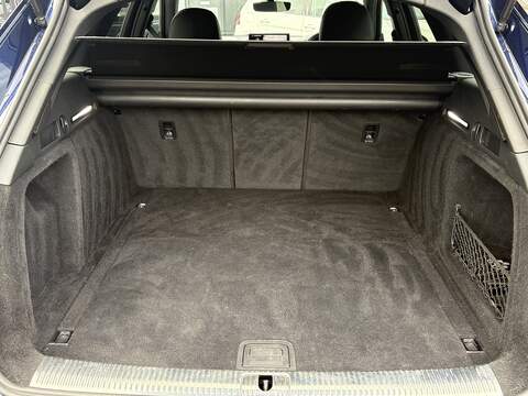 Audi A4 Avant TDI Black Edition - U592