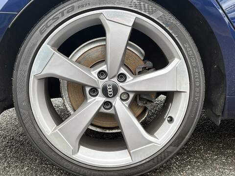 Audi A4 Avant TDI Black Edition - U592