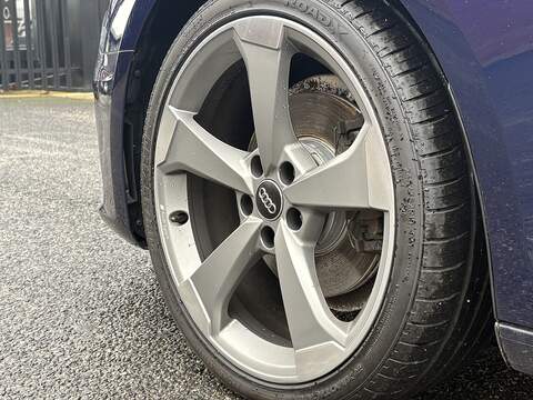 Audi A4 Avant TDI Black Edition - U592