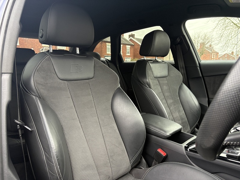 Audi A4 Avant TDI Black Edition - U592