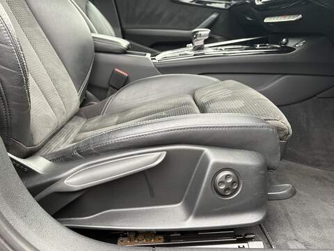 Audi A4 Avant TDI Black Edition - U592