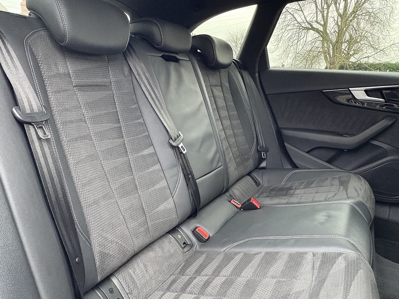 Audi A4 Avant TDI Black Edition - U592