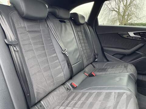 Audi A4 Avant TDI Black Edition - U592