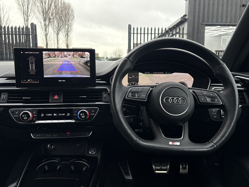 Audi A4 Avant TDI Black Edition - U592