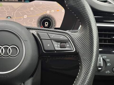 Audi A4 Avant TDI Black Edition - U592