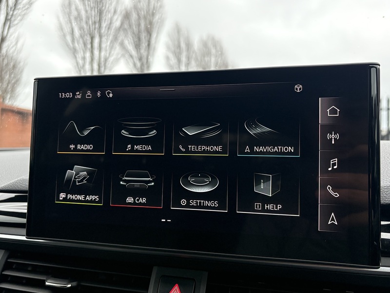 Audi A4 Avant TDI Black Edition - U592