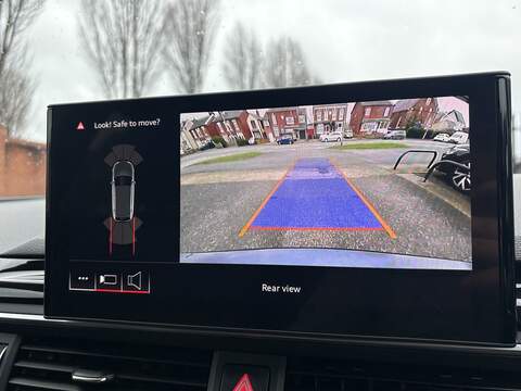 Audi A4 Avant TDI Black Edition - U592