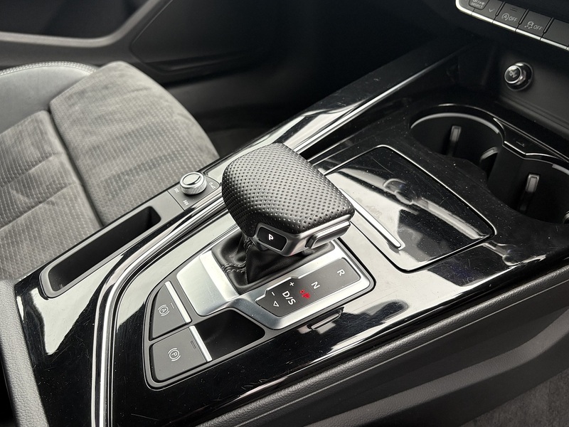 Audi A4 Avant TDI Black Edition - U592