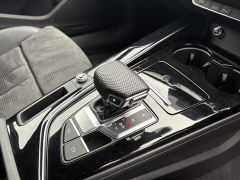 Audi A4 Avant TDI Black Edition - U592