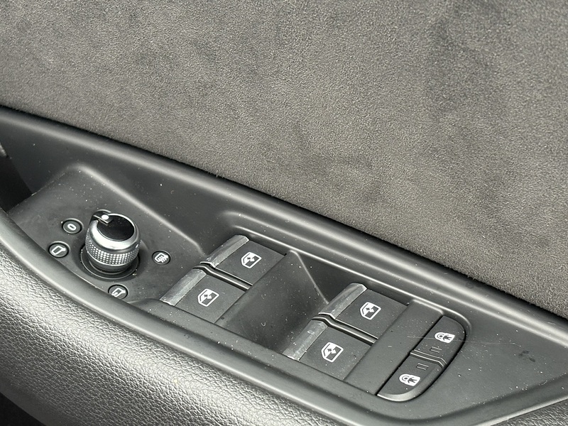 Audi A4 Avant TDI Black Edition - U592