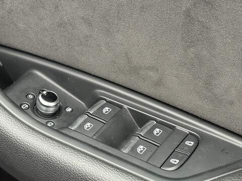 Audi A4 Avant TDI Black Edition - U592