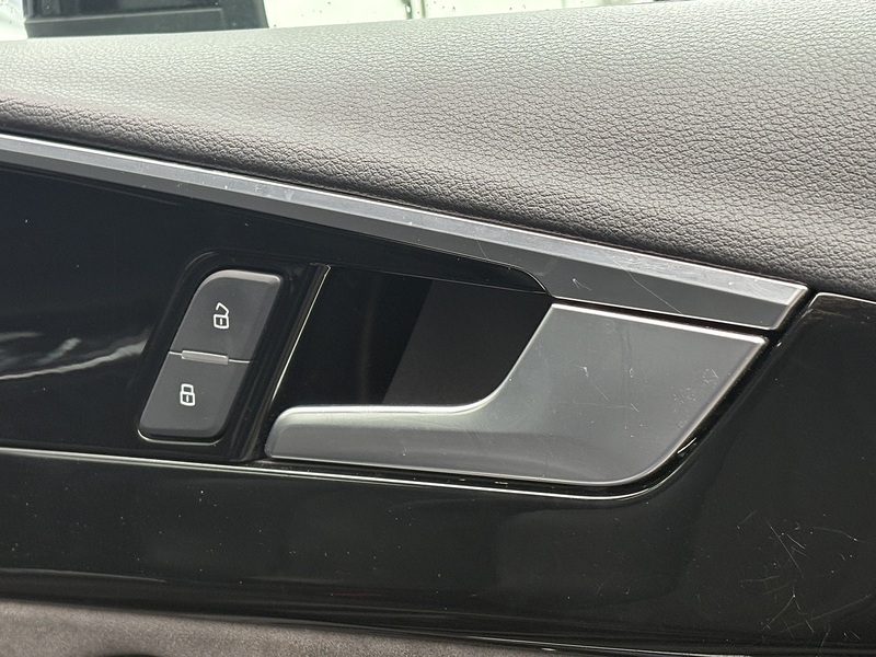 Audi A4 Avant TDI Black Edition - U592