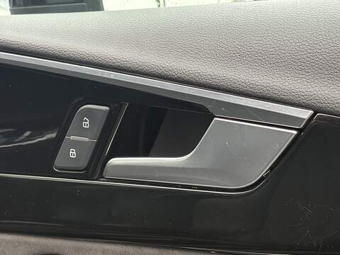 Audi A4 Avant TDI Black Edition - U592