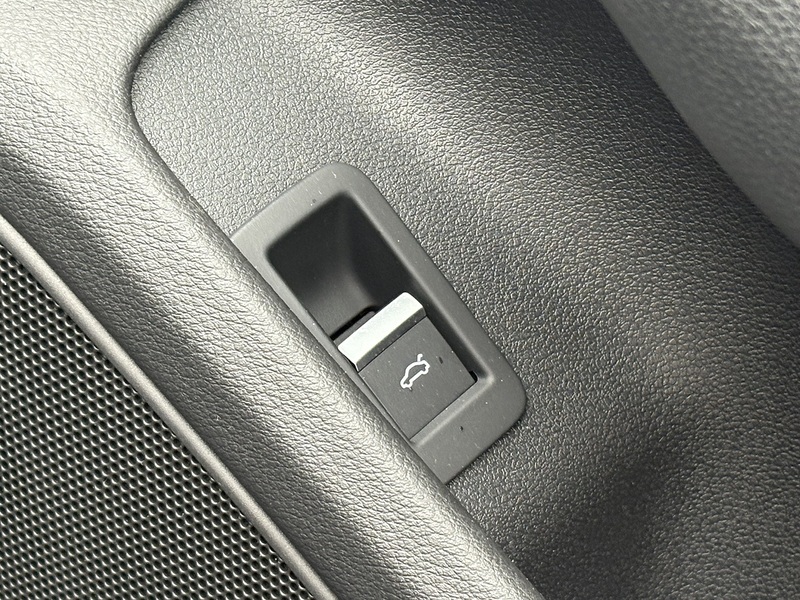 Audi A4 Avant TDI Black Edition - U592