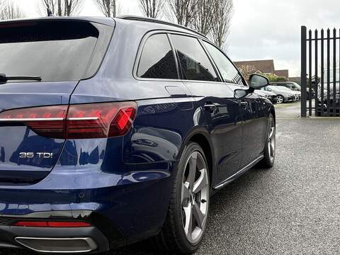 Audi A4 Avant TDI Black Edition - U592