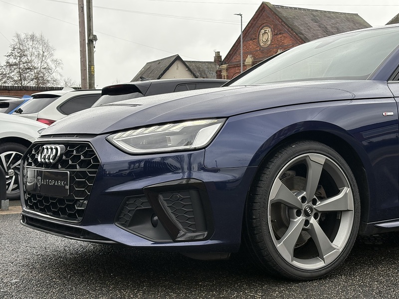 Audi A4 Avant TDI Black Edition - U592