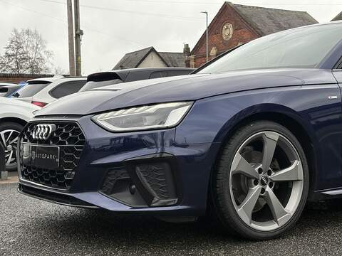 Audi A4 Avant TDI Black Edition - U592