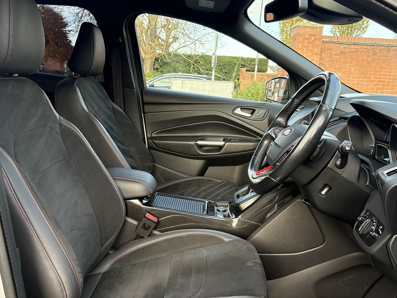 Ford Kuga TDCi ST-Line - U594