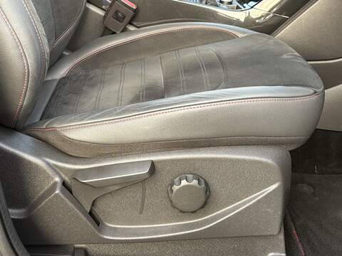 Ford Kuga TDCi ST-Line - U594