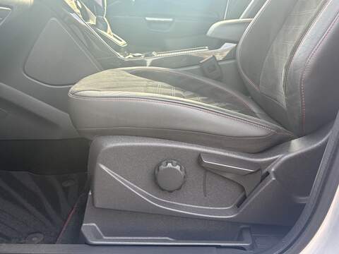 Ford Kuga TDCi ST-Line - U594