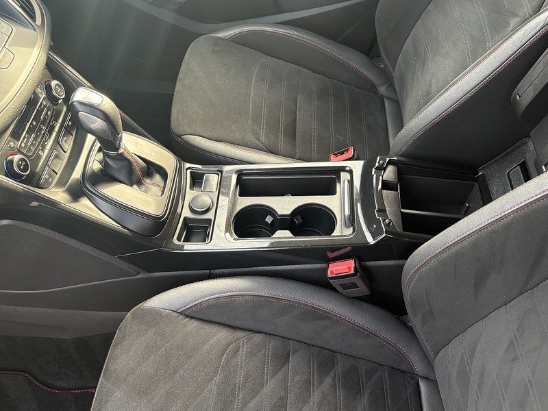 Ford Kuga TDCi ST-Line - U594