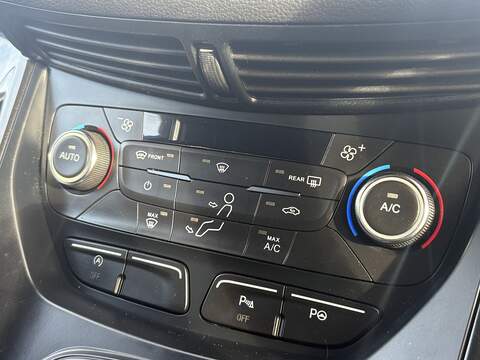 Ford Kuga TDCi ST-Line - U594