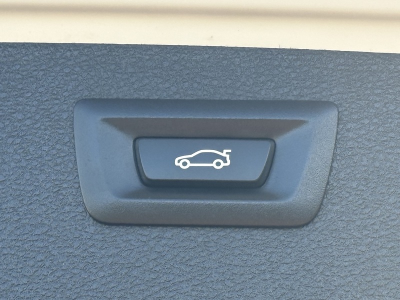 BMW 3 Series 320d M Sport Shadow Edition - U606