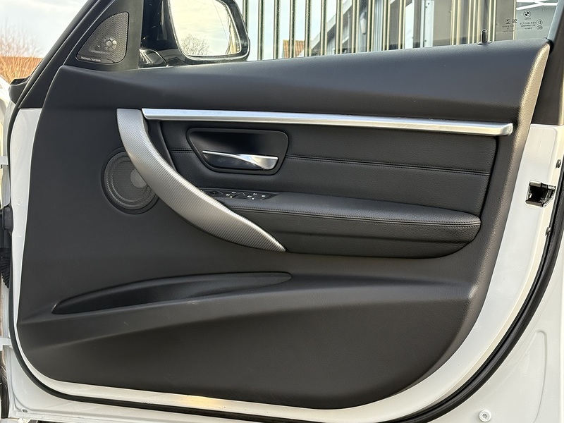 BMW 3 Series 320d M Sport Shadow Edition - U606