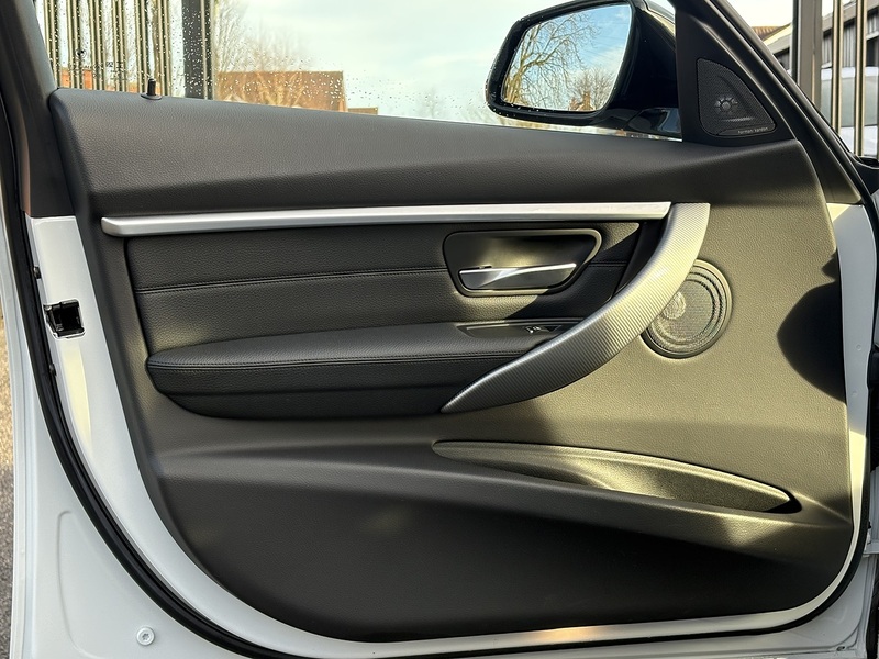 BMW 3 Series 320d M Sport Shadow Edition - U606