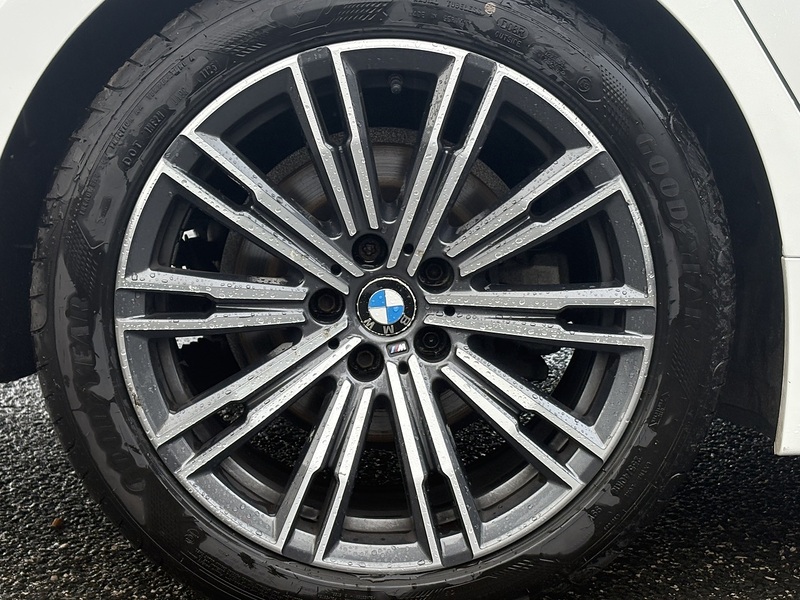 BMW 3 Series 318i M Sport - U610