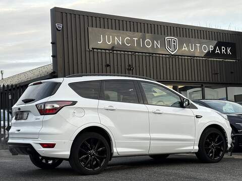 Ford Kuga T EcoBoost ST-Line X - U611