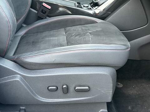 Ford Kuga T EcoBoost ST-Line X - U611