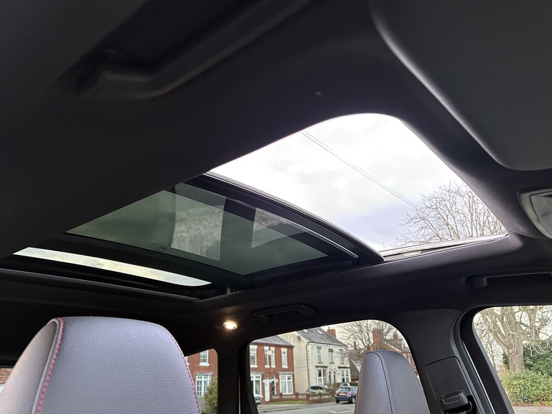 Ford Kuga T EcoBoost ST-Line X - U611