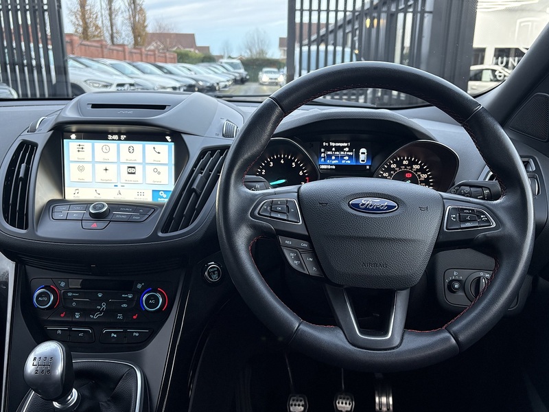 Ford Kuga T EcoBoost ST-Line X - U611
