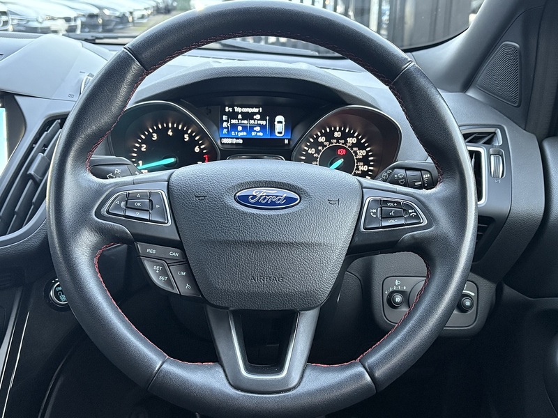 Ford Kuga T EcoBoost ST-Line X - U611