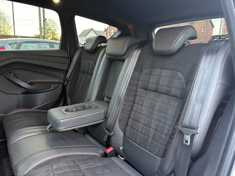 Ford Kuga T EcoBoost ST-Line X - U611