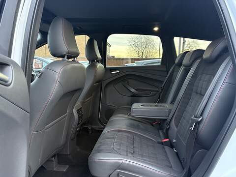 Ford Kuga T EcoBoost ST-Line X - U611