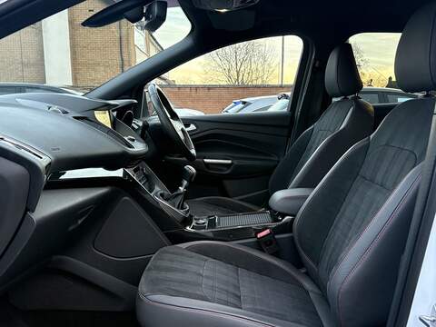 Ford Kuga T EcoBoost ST-Line X - U611