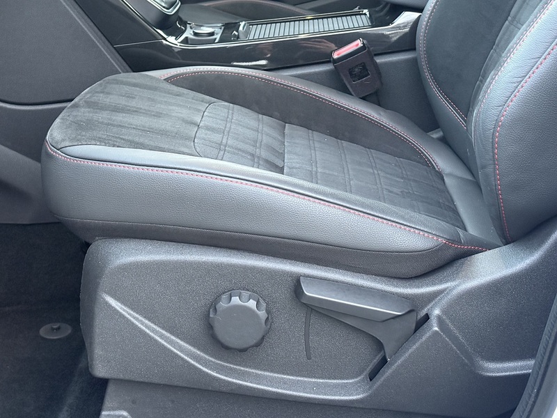 Ford Kuga T EcoBoost ST-Line X - U611