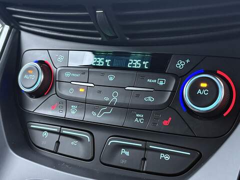 Ford Kuga T EcoBoost ST-Line X - U611