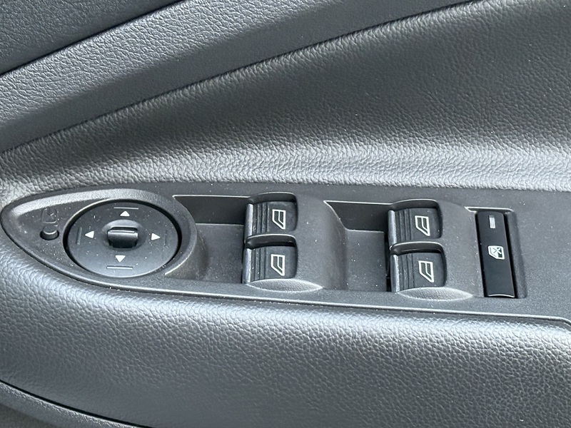 Ford Kuga T EcoBoost ST-Line X - U611