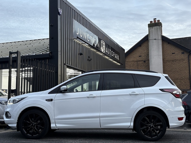 Ford Kuga T EcoBoost ST-Line X - U611