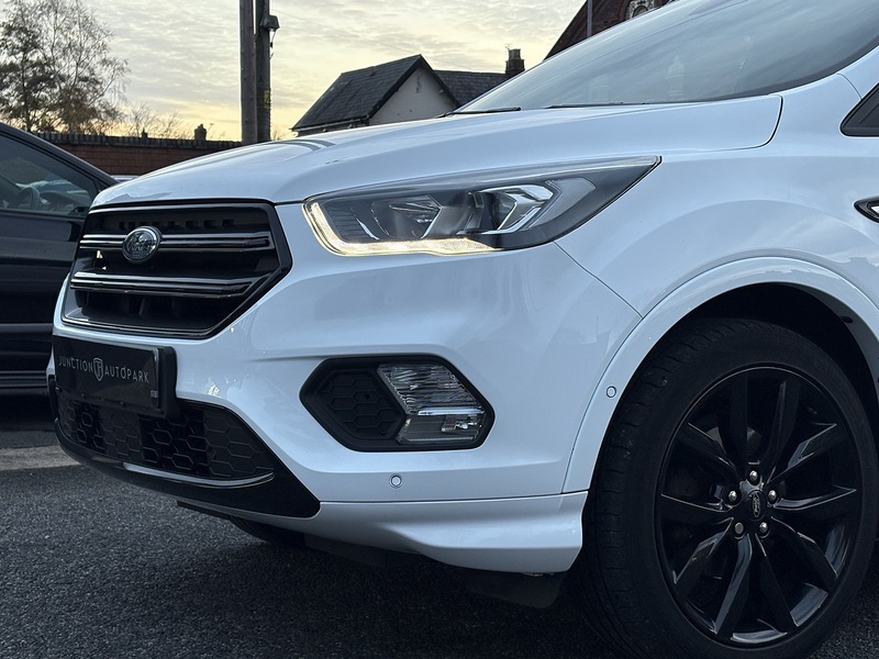 Ford Kuga T EcoBoost ST-Line X - U611