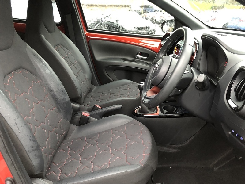 Toyota Aygo X VVT-i Exclusive - U623