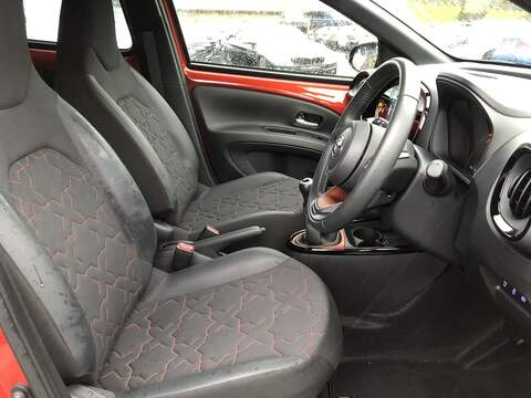 Toyota Aygo X VVT-i Exclusive - U623