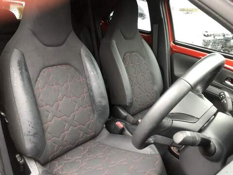 Toyota Aygo X VVT-i Exclusive - U623
