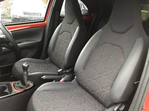 Toyota Aygo X VVT-i Exclusive - U623