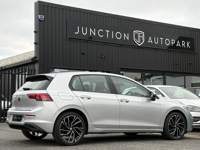 Volkswagen Golf TDI Life - U626