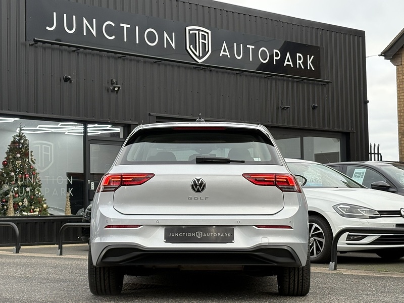 Volkswagen Golf TDI Life - U626