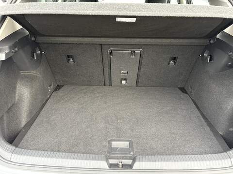 Volkswagen Golf TDI Life - U626